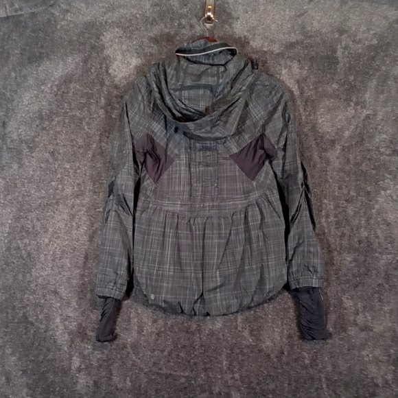 Lululemon Run hustle shale Striped color running lightweight women's jacket sz4 - Picture 3 of 6